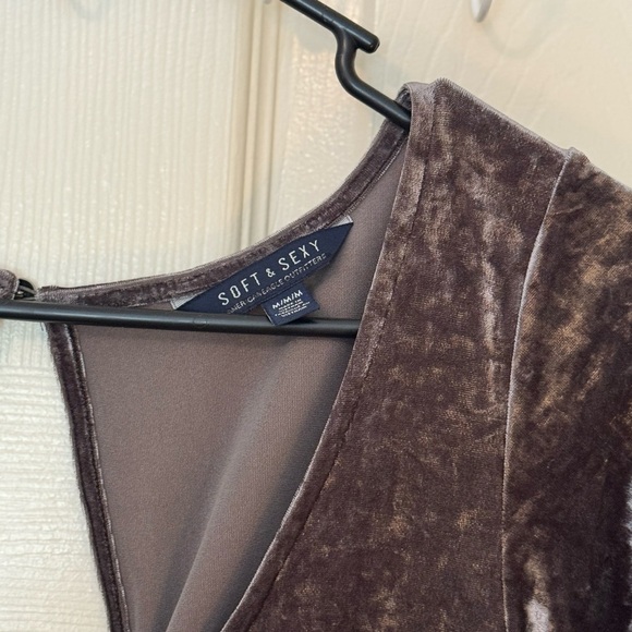 Soft & Sexy Elegant Velvet Mini Dress in Brown Size M - Picture 3 of 4